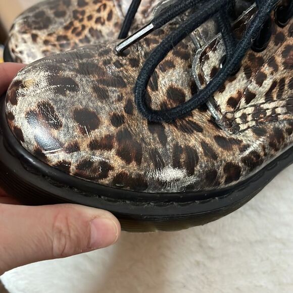 RARE Dr. Martens 14610 10 loophole laceup Leopard Printed Boots FLAW - Picture 8 of 10